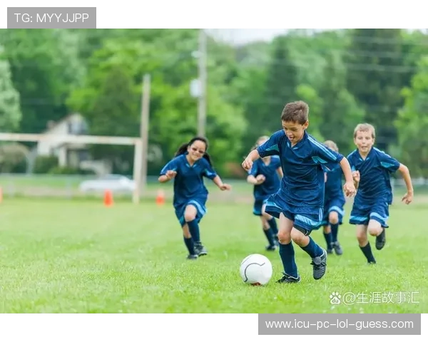 足球场上球星激情瞬间真实定格 展现他们的英勇与风采